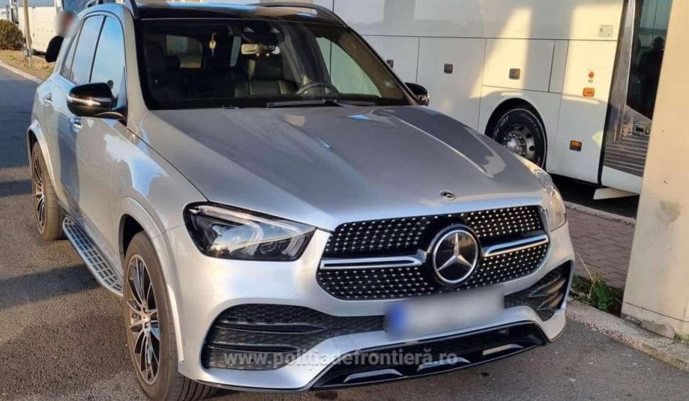 Un bărbat, care încerca să iasă din România, a rămas fără maşina de 100.000 de euro la Giurgiu 864616