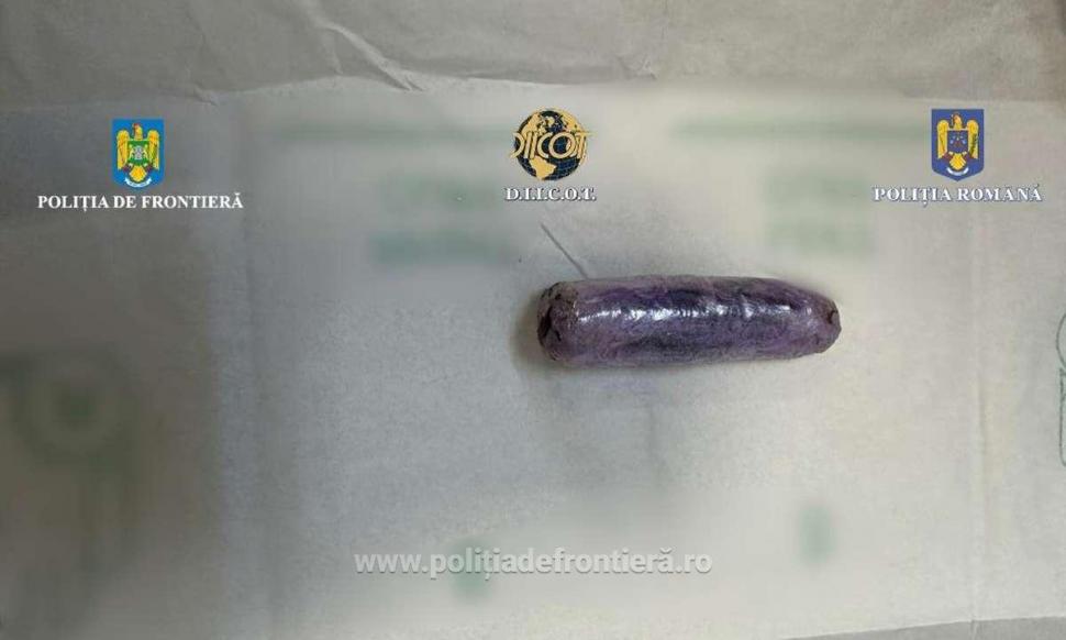 Româncă reținută pe Aeroportul Otopeni cu aproximativ 159 grame de cocaină. Femeia urma să călătorească spre Tel Aviv 864672