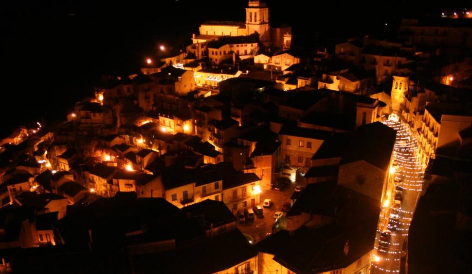 Satul care îți oferă 5.000 de euro să te muți în el. Locul este de poveste 864737