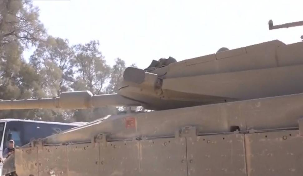 Imagini cu tancurile de luptă poziţionate la doar doi km de graniţa cu Fâşia Gaza. Corespondenţă de la trimişii speciali Antena 3 CNN 864882