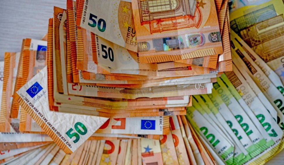 Curs valutar BNR, 20 octombrie 2023. Euro creşte înainte de weekend