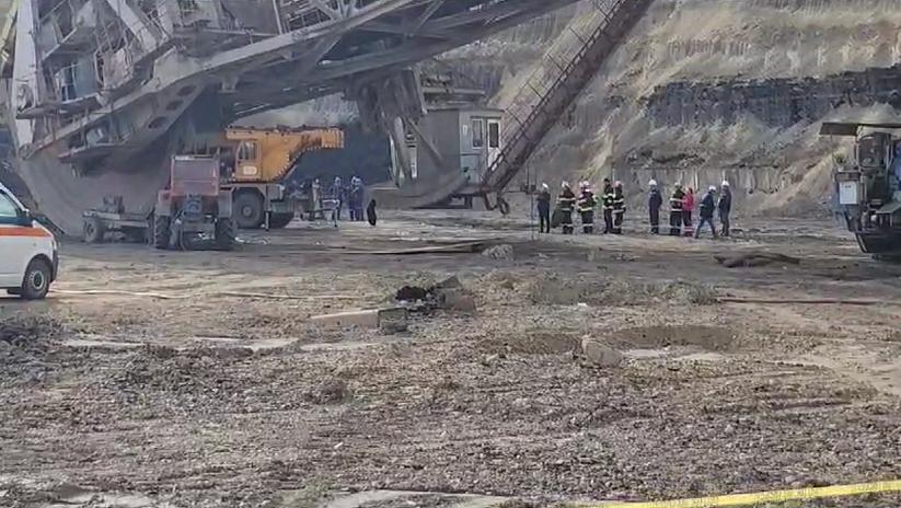 Tragedie la Cariera Roșia din cadrul CE Oltenia. Un muncitor a fost strivit de excavatorul pe care încerca să-l repare 864889