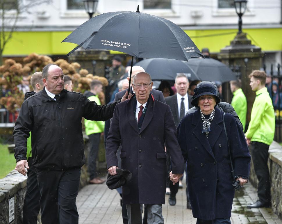 A murit Sir Bobby Charlton. Legenda Manchester United, avea de 86 de ani 865032