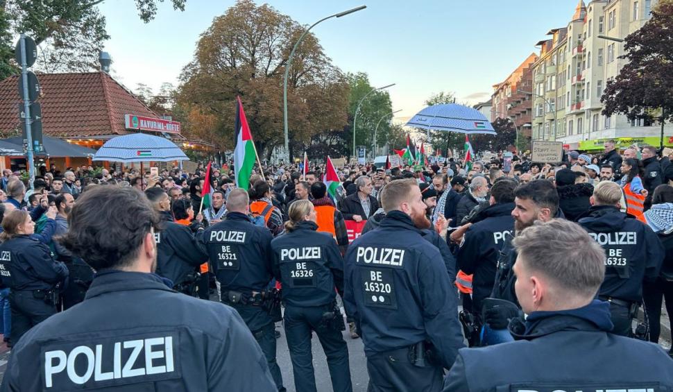 Alertă maximă la Berlin. Mii de musulmani au protestat și au ignorat interdicțiile autorităților 865090