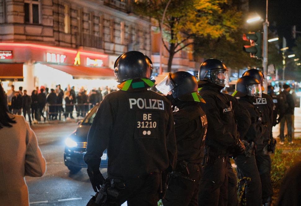 Alertă maximă la Berlin. Mii de musulmani au protestat și au ignorat interdicțiile autorităților 865093