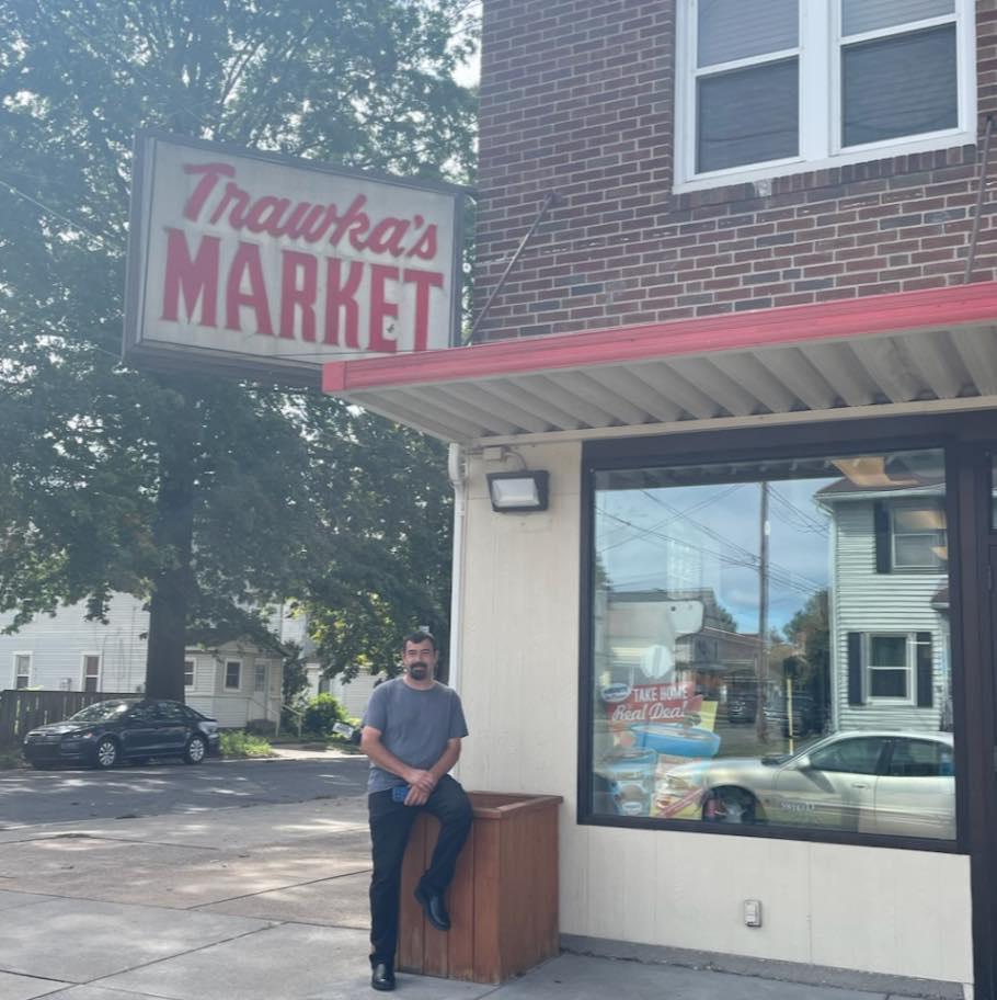 Doi soți români, noii proprietari ai unui magazin cu tradiție din SUA. Produsele cu care vor să-i atragă pe clienți 865216