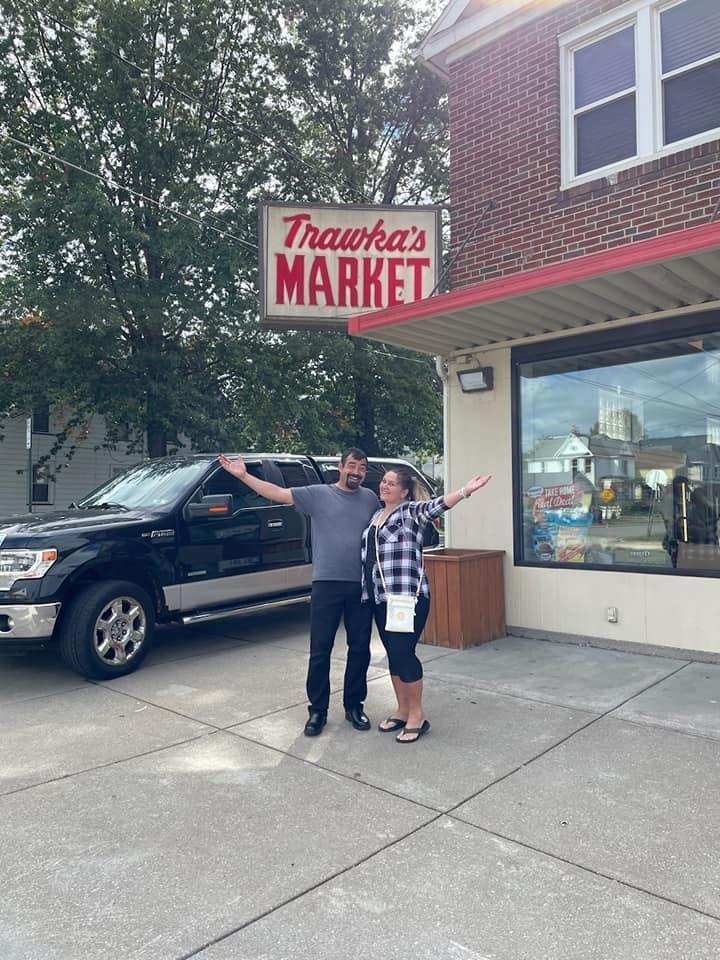 Doi soți români, noii proprietari ai unui magazin cu tradiție din SUA. Produsele cu care vor să-i atragă pe clienți 865218