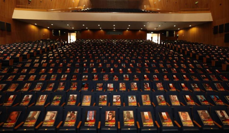 "A fost cel mai teribil tip de măcel la care vă puteți gândi". Pozele victimelor din Israel, expuse în sala universităţii din Tel Aviv 865294