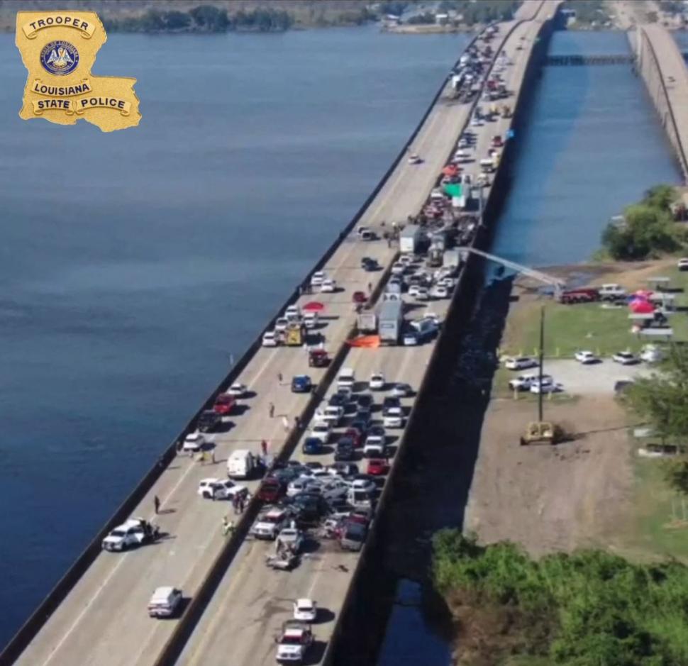 SUA, lovite de un nou fenomen meteo extrem: "Super ceața" a dus la moartea a cel puţin 7 oameni și rănirea a altor 25 865372