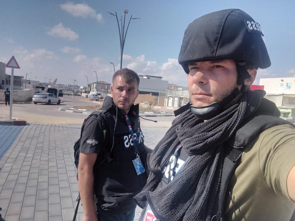 Echipa Antena 3 CNN s-a întors acasă după 20 de zile petrecute pe linia de front din Israel 865806