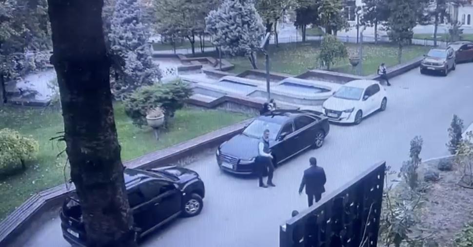 Prefectul de Olt, Mario De Mezzo, surprins în timp ce conducea pe contrasens mașina instituției 865979