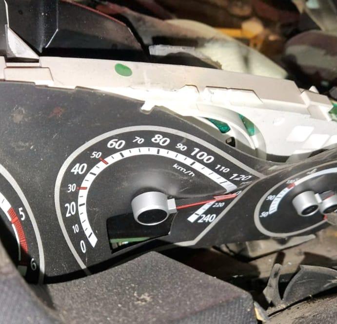 Tânăr mort într-un accident în Constanţa, după ce maşina s-a rupt în două şi a fost aruncat pe asfalt 865851