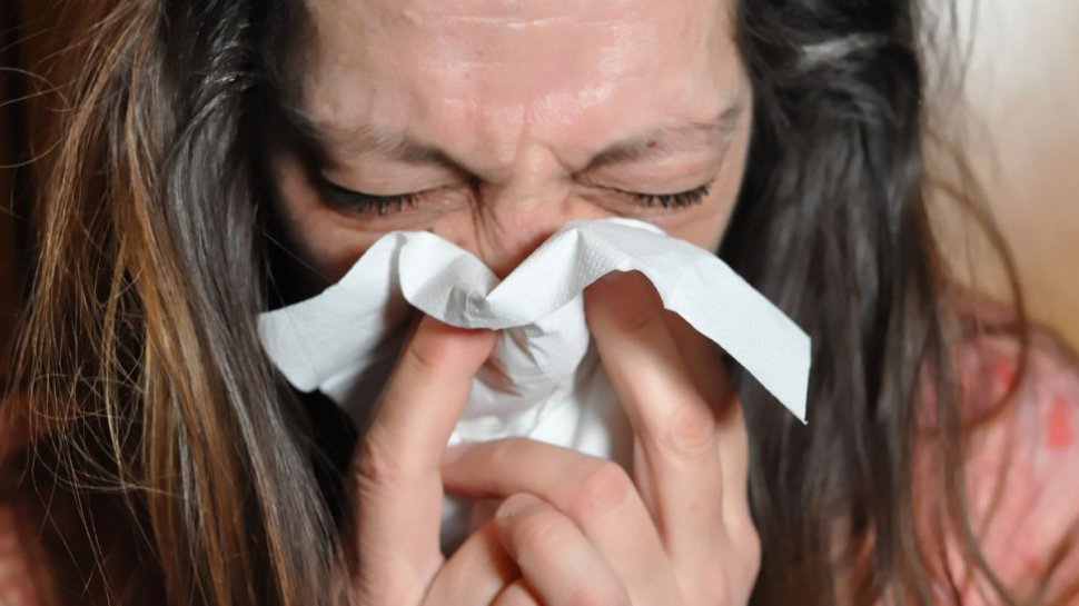 Peste 86.000 de cazuri de infecţii respiratorii înregistrate în ultima săptămână, în ciuda vremii calde