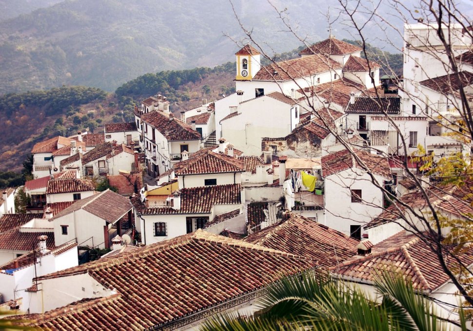Un sat întreg din Spania, cu 44 de case, a fost scos la vânzare la preţul unui apartament din Bucureşti