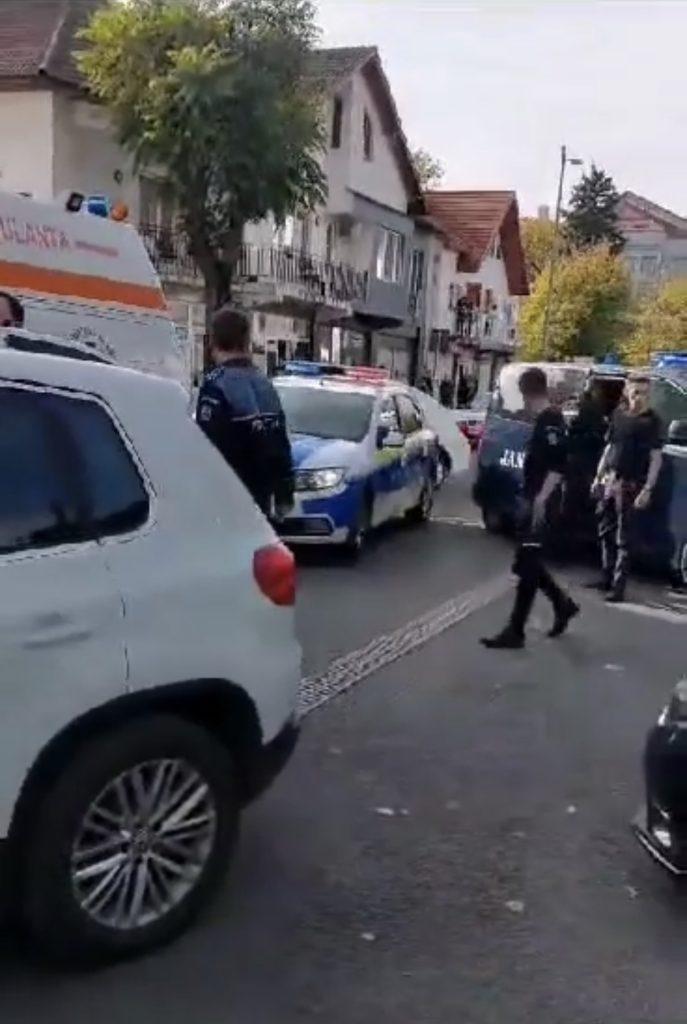 Bătaie cu săbii şi cuţite într-o cofetărie din Târgu-Jiu. Au intervenit mascaţii 866429