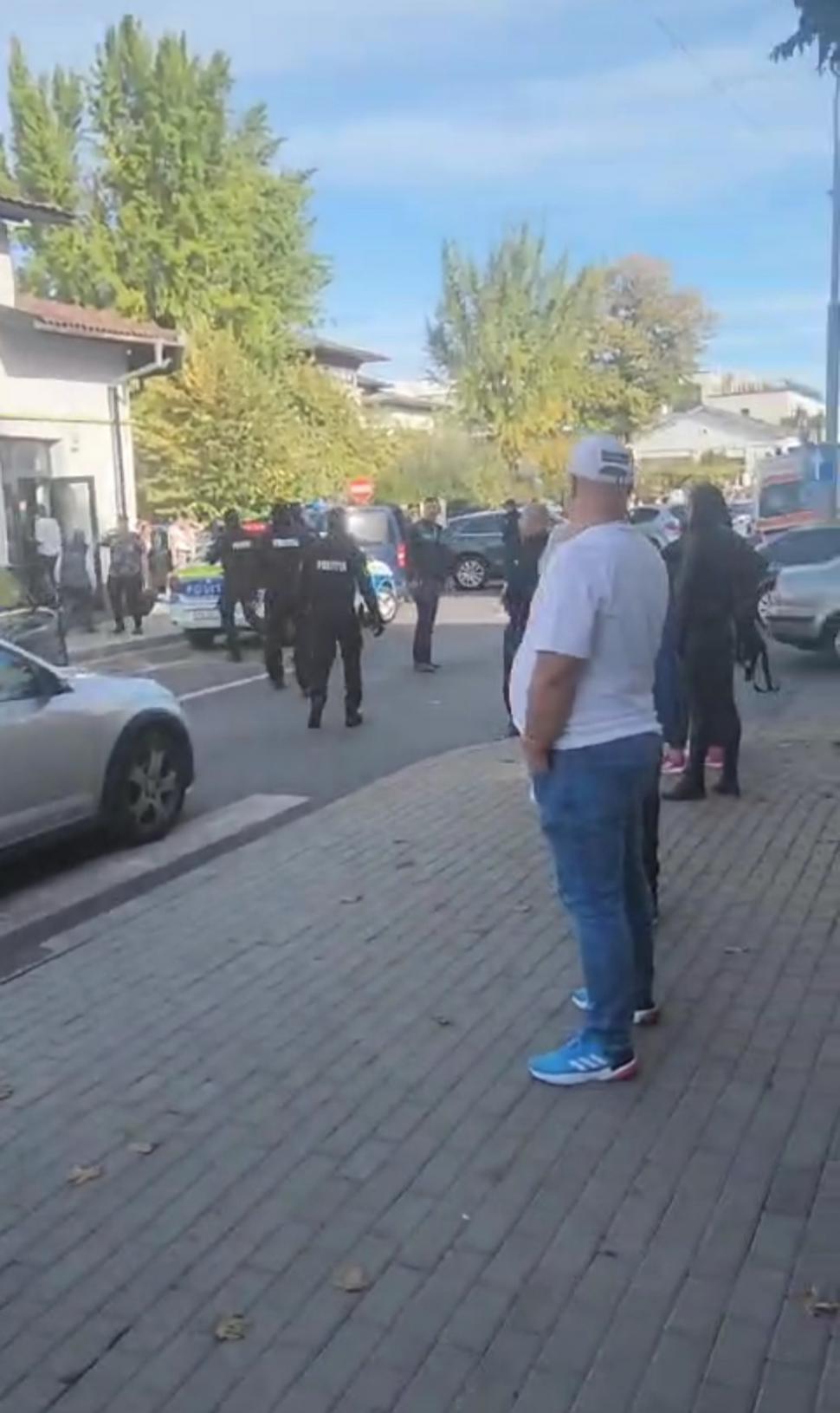 Bătaie cu săbii şi cuţite într-o cofetărie din Târgu-Jiu. Au intervenit mascaţii 866430