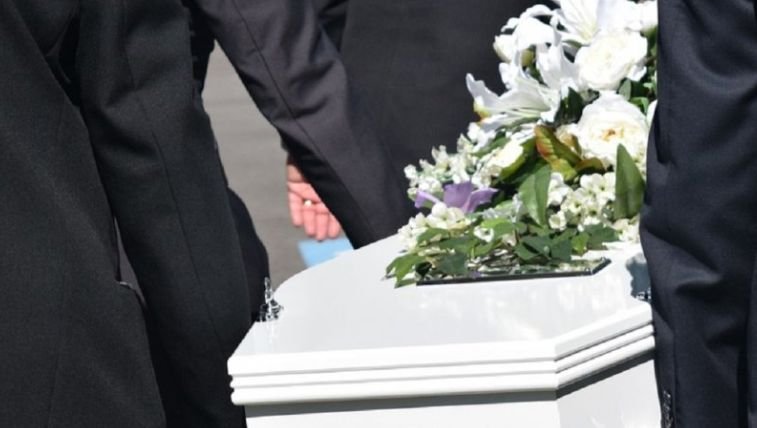Un băiat pe care familia îl credea mort și-a sunat mama în ziua în care trebuia să aibă loc înmormântarea: ”Sunt în viață”