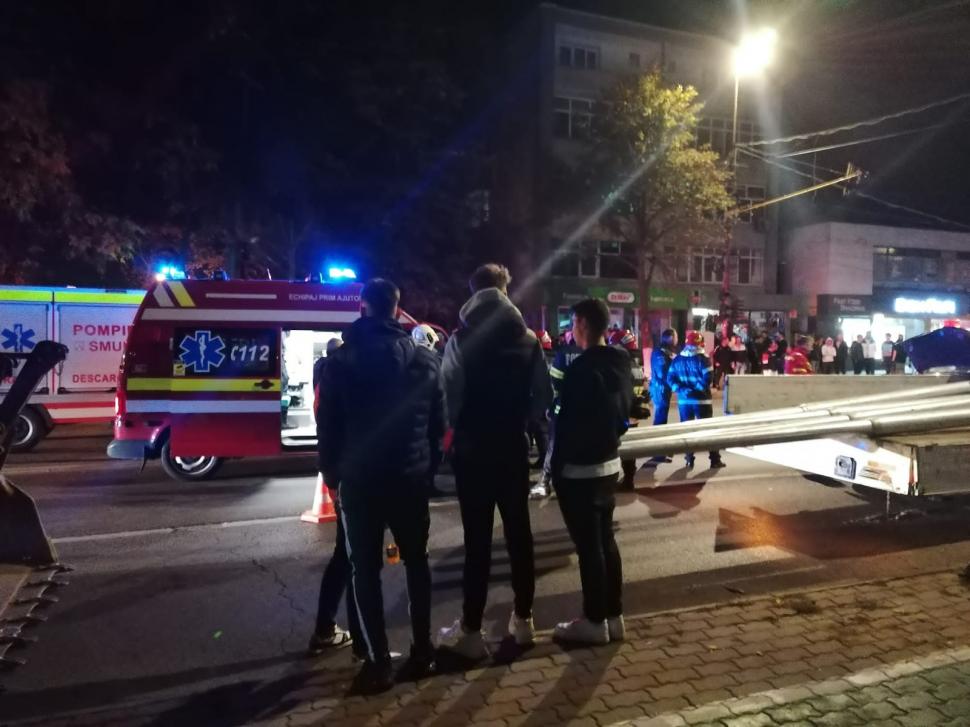 Accident grav în faţa Spitalului din Slatina. Trei adolescente au fost spulberate de o maşină pe trecerea de pietoni 866840