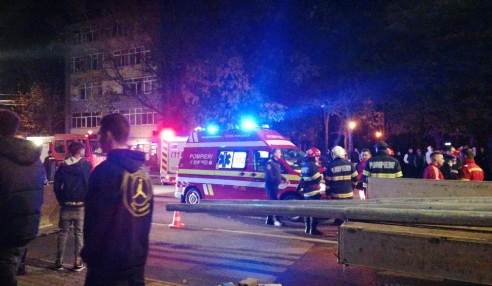 Accident grav în faţa Spitalului din Slatina. Trei adolescente au fost spulberate de o maşină pe trecerea de pietoni 866844