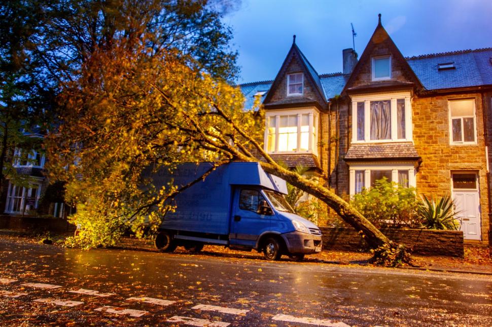 Furtuna Ciaran a făcut ravagii în Europa: Șase oameni, printre care și un copil, au murit 867041