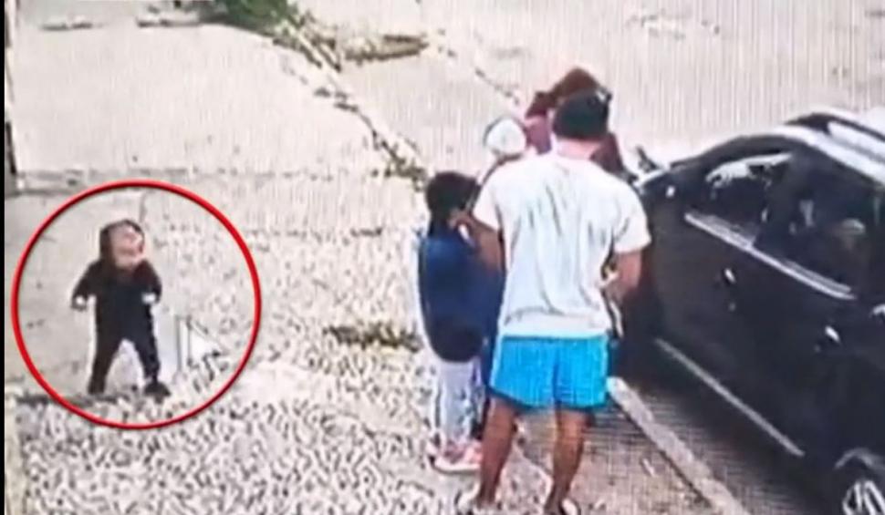 Momentul în care un copil de un an a fost strivit de mașina poliției, în Brăila | ”Din toți copiii, l-a luat pe copilul meu” 867063