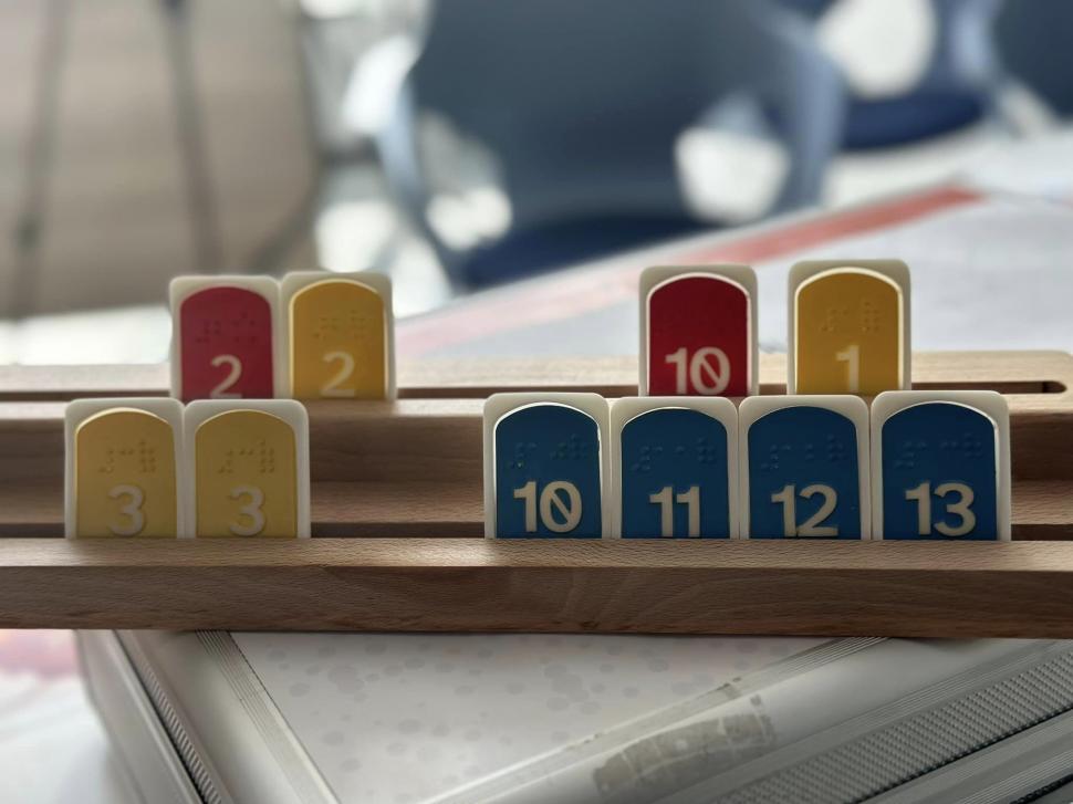 El este Tudor, un inventator din Cluj care îi ajută pe nevăzători să perceapă culorile | Aplicaţia sa a luat medalia de aur la Geneva 867197