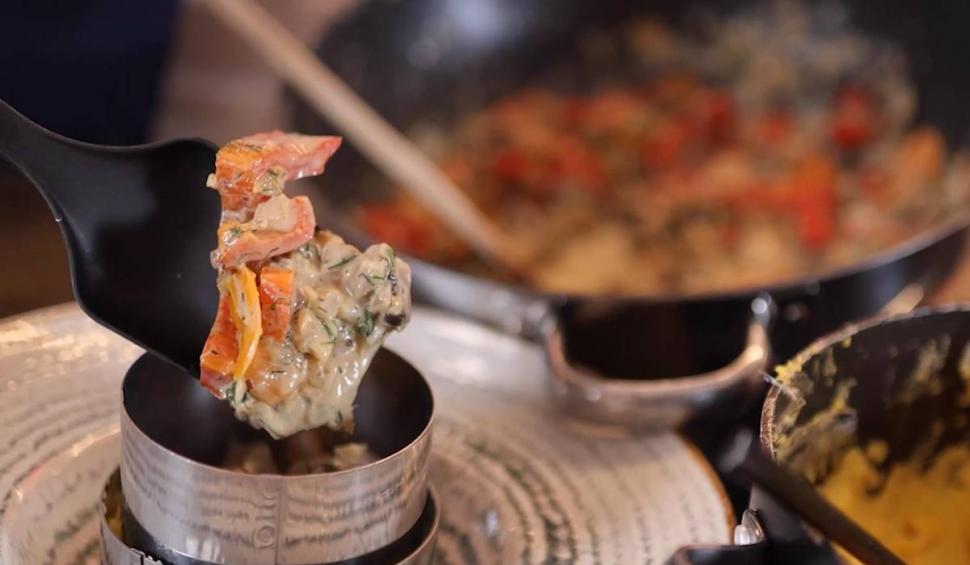 Camelia Şucu a gătit alături de Ştefan Lungu, într-o nouă ediţie "Gătit la costum" | "Munca este ceea ce ne defineşte zi de zi, dar familia este ceea ce ne împlineşte" 863298