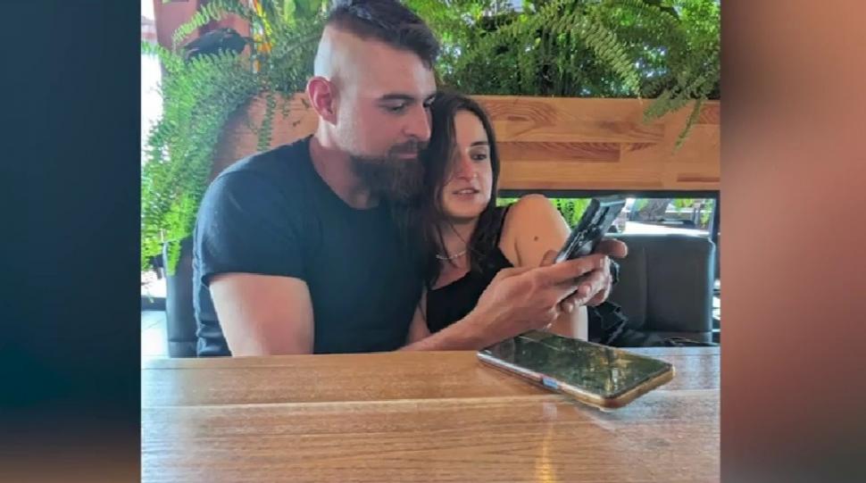 "Eroii nu mor niciodată" | Românul care a luptat voluntar în Ucraina a fost înmormântat la Arad 867314