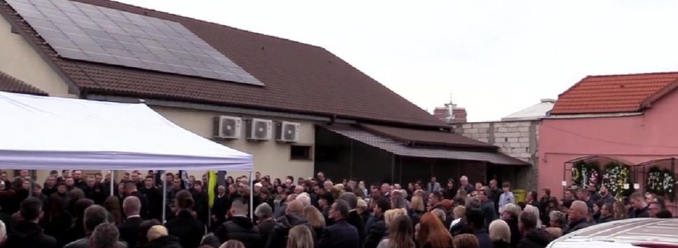 "Eroii nu mor niciodată" | Românul care a luptat voluntar în Ucraina a fost înmormântat la Arad 867315