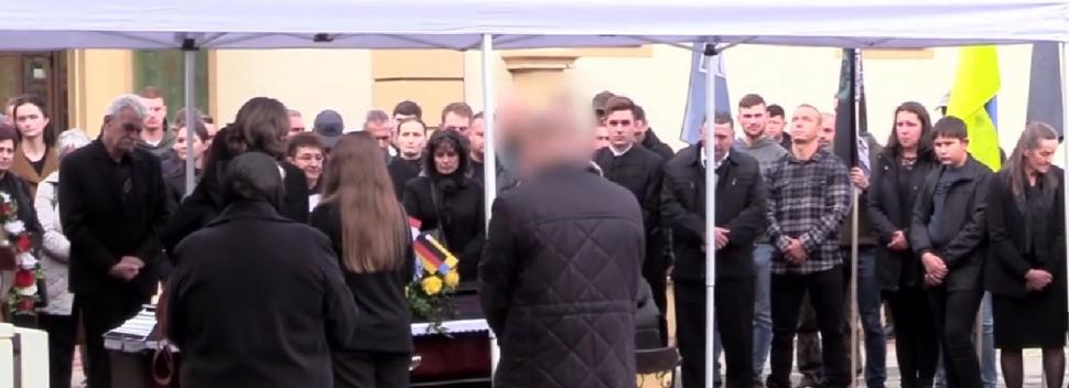 "Eroii nu mor niciodată" | Românul care a luptat voluntar în Ucraina a fost înmormântat la Arad 867316