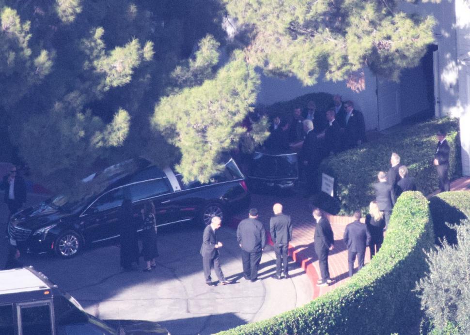 Matthew Perry a fost înmormântat în Los Angeles. Colegii din "Friends" l-au condus pe ultimul drum 867259