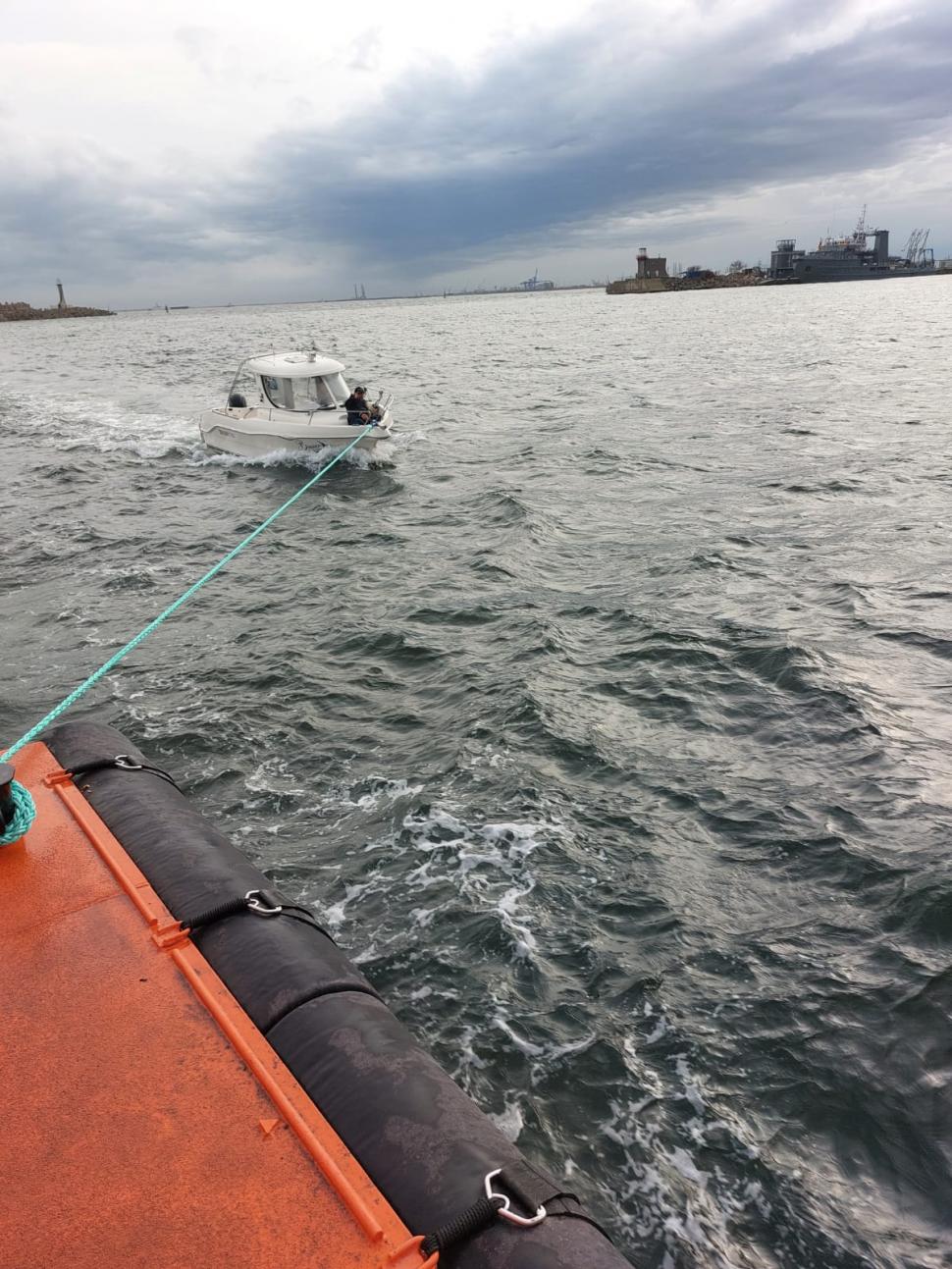 Intervenție în Portul Constanța pentru salvarea unui bărbat. Nava Sar ARES s-a mobilizat de urgență  867299