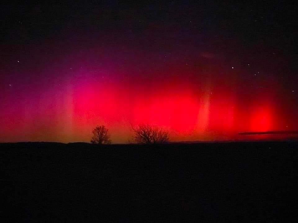 Aurora Boreală, vizibilă în această seară din România. Spectacol pe cer în mai multe zone din ţară 867429