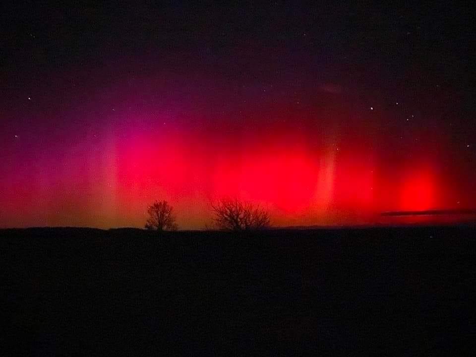 Aurora Boreală, vizibilă în această seară din România. Spectacol pe cer în mai multe zone din ţară 867431