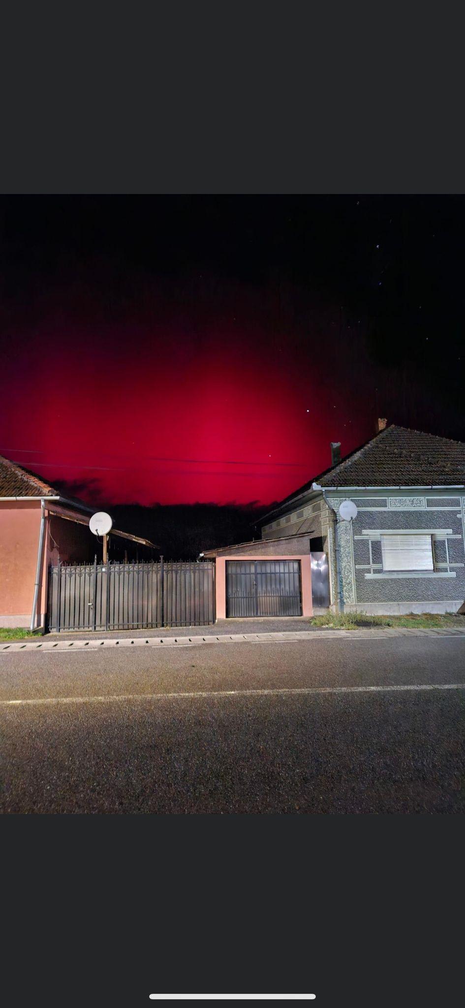 Aurora Boreală, vizibilă în această seară din România. Spectacol pe cer în mai multe zone din ţară 867433