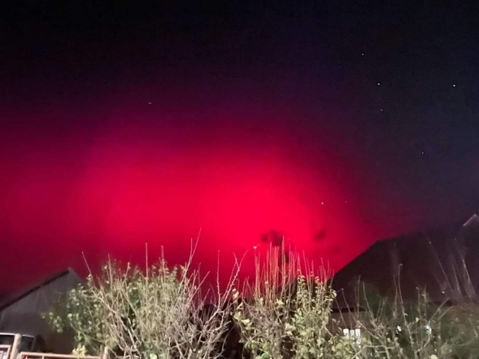 Aurora Boreală, vizibilă în această seară din România. Spectacol pe cer în mai multe zone din ţară 867454