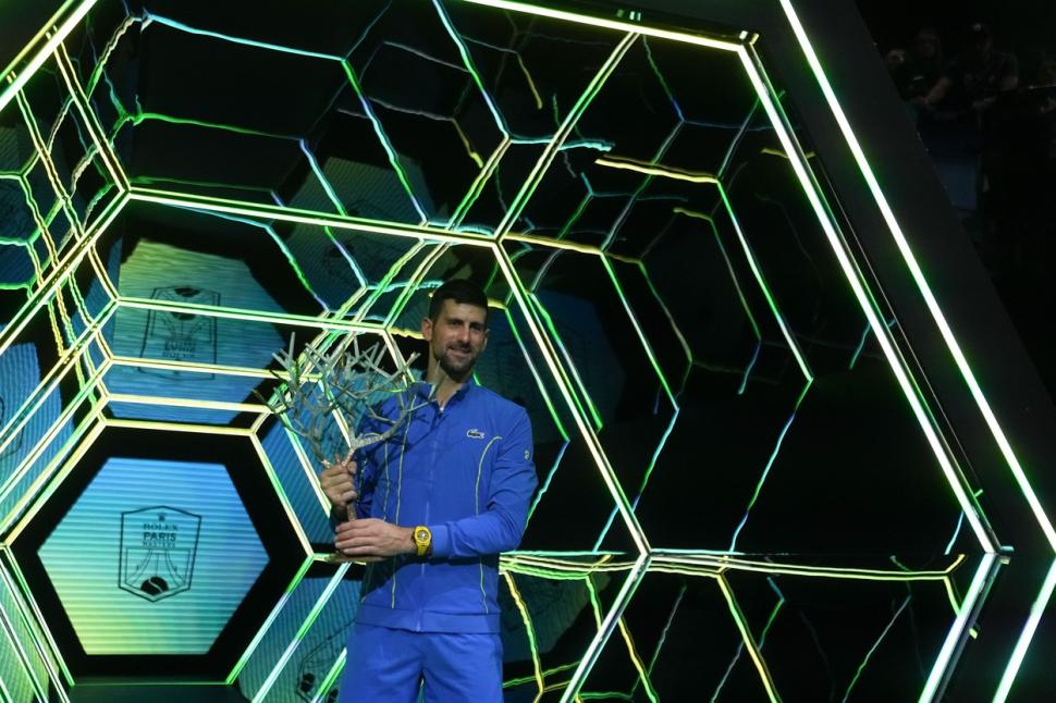 Novak Djokovic câştigă turneul Masters de la Paris pentru a şaptea oară 867422