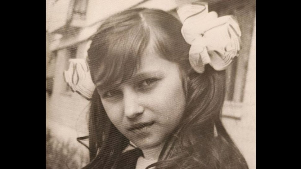 Recunoști fetița drăgălașă din fotografie? Este una dintre cele mai iubite artiste din România