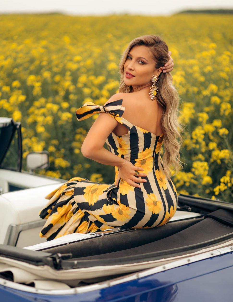 Recunoști fetița drăgălașă din fotografie? Este una dintre cele mai iubite artiste din România 867954