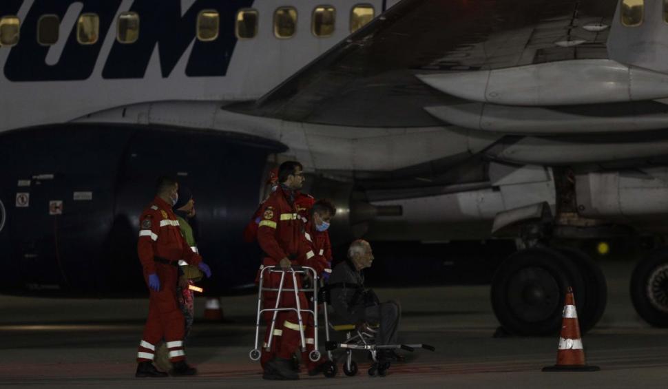 Primii români salvaţi după o lună în infernul din Fâşia Gaza au ajuns în ţară 868190