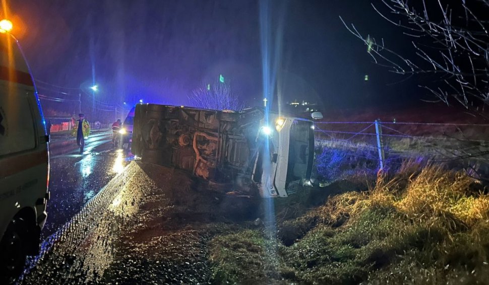 Accident grav în Suceava: un autocar s-a răsturnat pe drumul E85