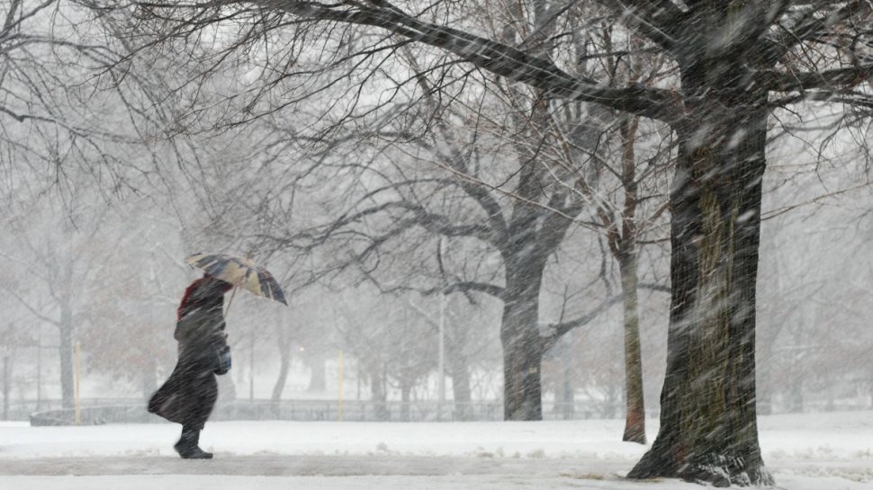 Un ciclon polar lovește România! Meteorologii anunță lapoviță, ninsoare și temperaturi de până la -8 grade