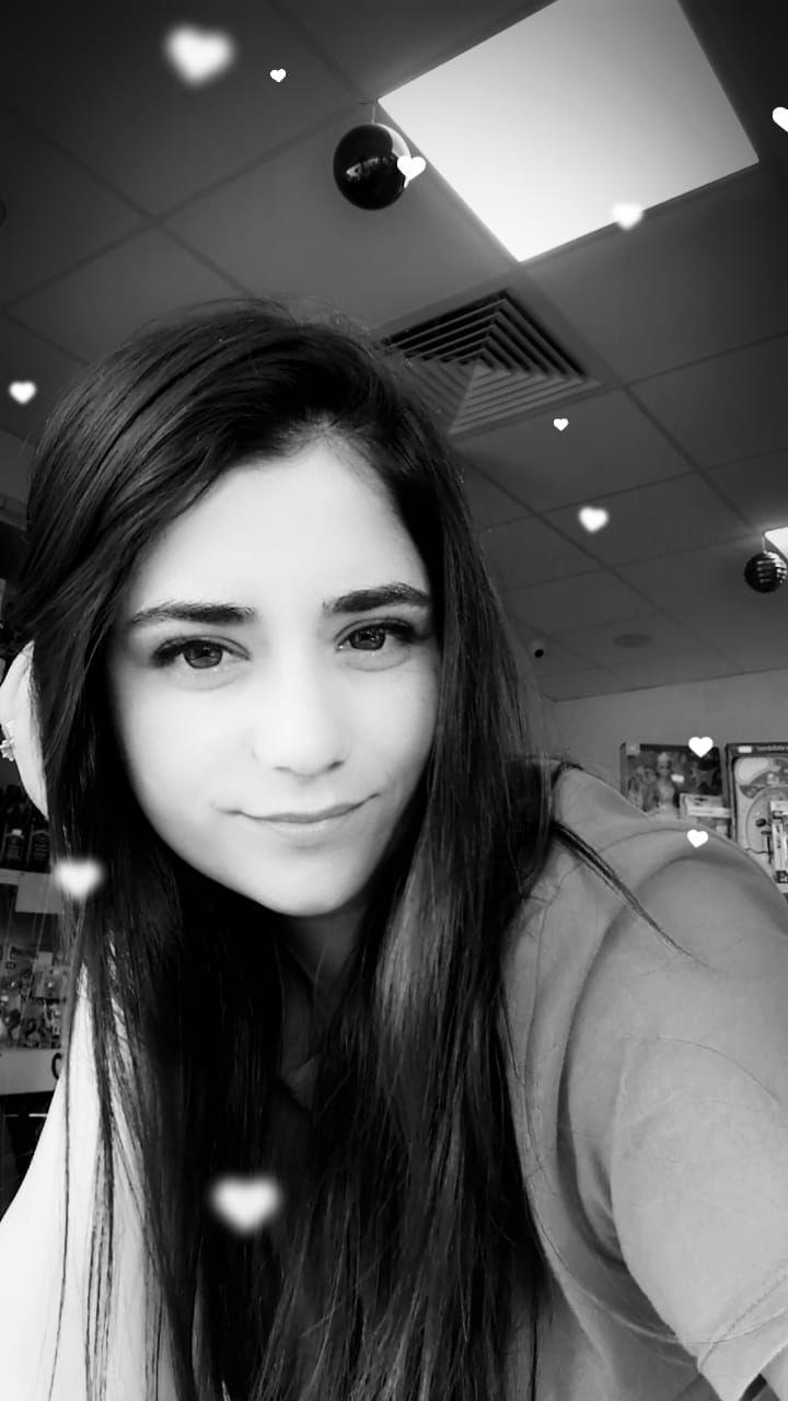 Ea este Ioana Laura, soţia primarului din Boţeşti, găsită moartă în casă. Trei copii au rămas orfani de mamă 868324