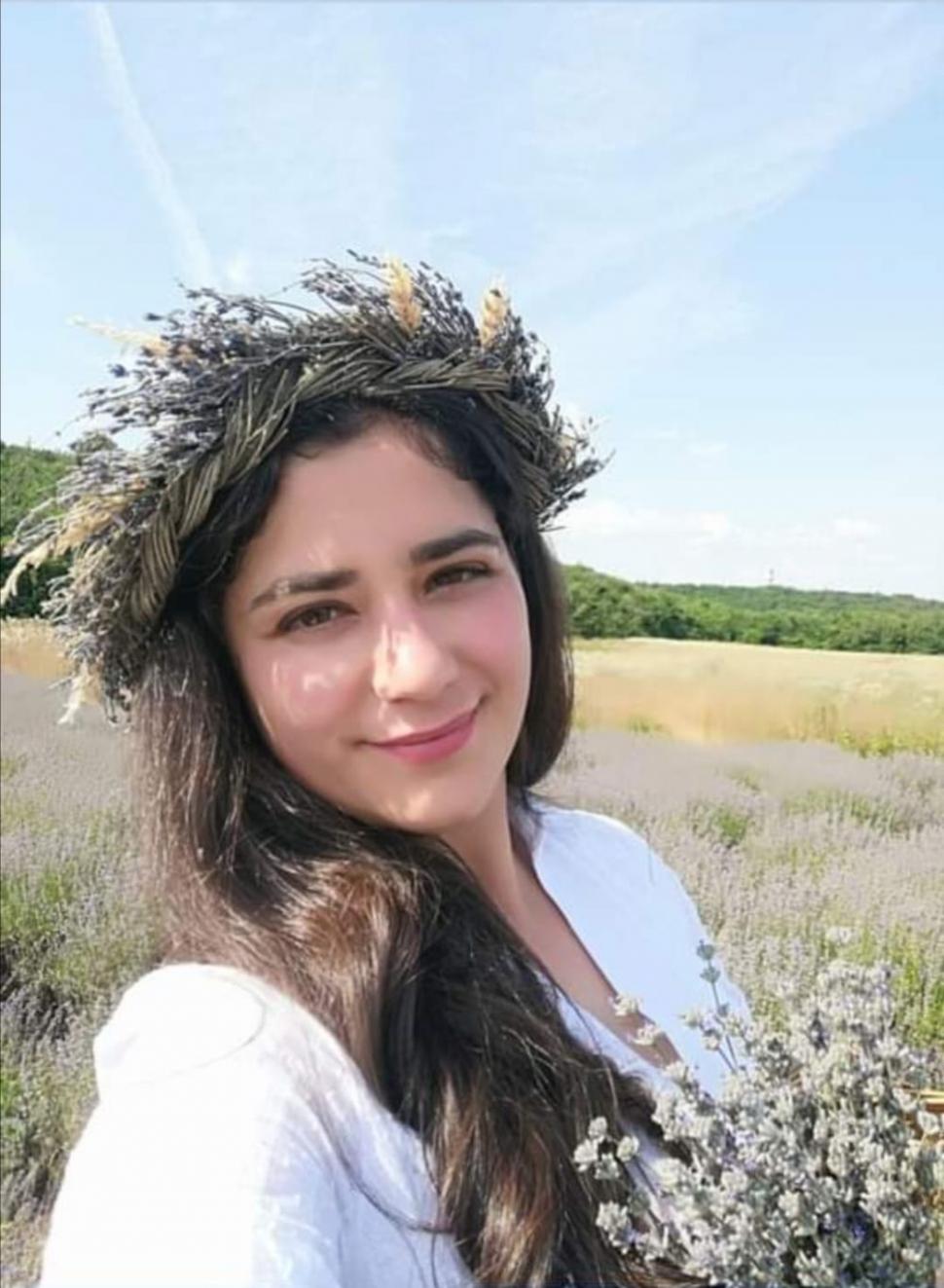 Ea este Ioana Laura, soţia primarului din Boţeşti, găsită moartă în casă. Trei copii au rămas orfani de mamă 868326