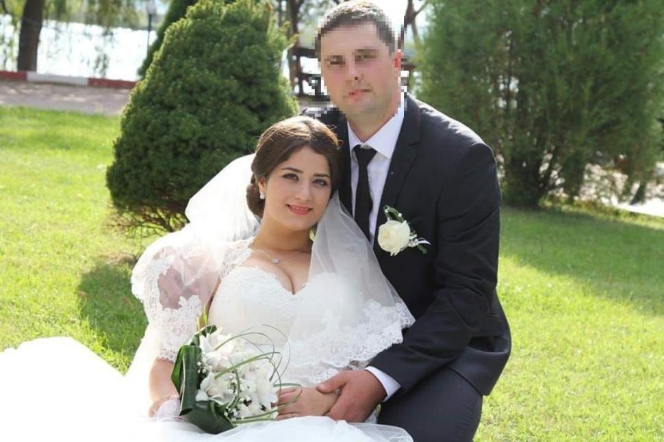 Ea este Ioana Laura, soţia primarului din Boţeşti, găsită moartă în casă. Trei copii au rămas orfani de mamă 868335