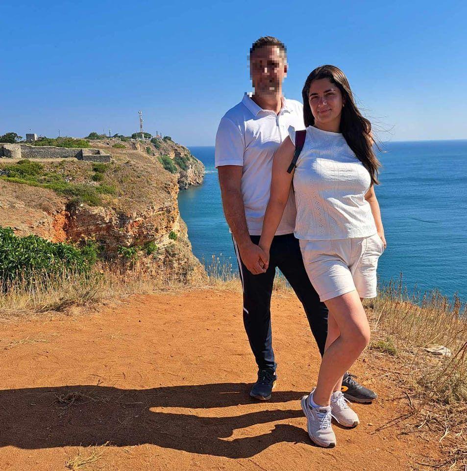 Ea este Ioana Laura, soţia primarului din Boţeşti, găsită moartă în casă. Trei copii au rămas orfani de mamă 868336