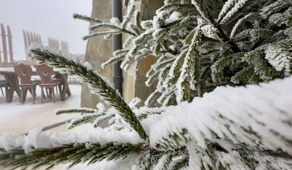 A nins la munte! Imagini de vis cu stratul de zăpadă așternut în Poiana Brașov 868375
