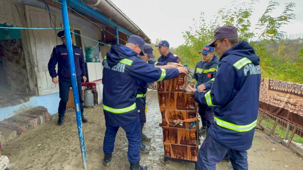 Povestea emoţionantă a Sabinei, fetiţa din Botoşani al cărei vis de a avea o sobă a devenit realitate: "Să-mi fie cald la iarnă" 868314