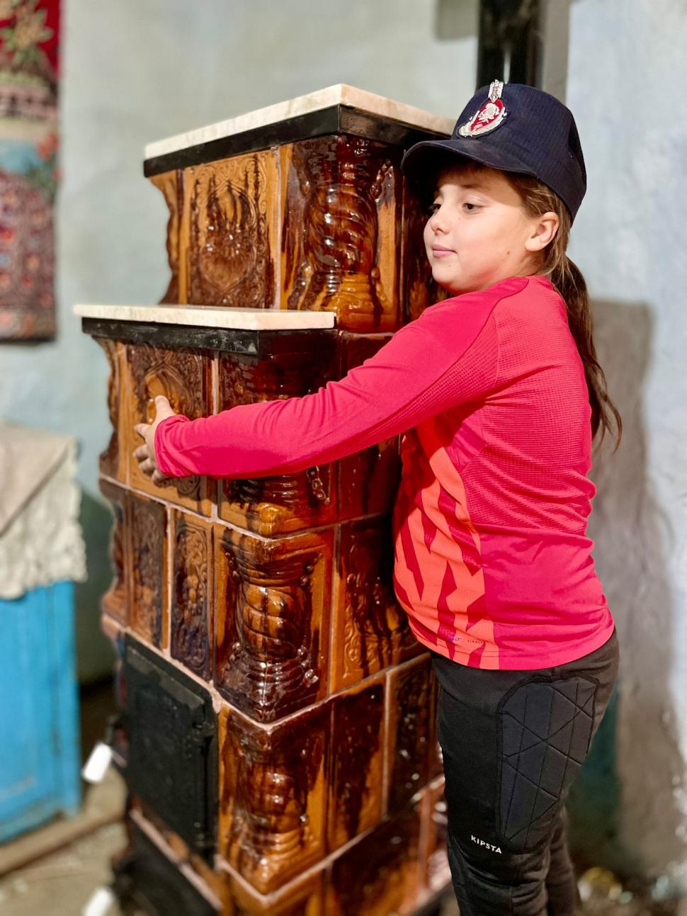 Povestea emoţionantă a Sabinei, fetiţa din Botoşani al cărei vis de a avea o sobă a devenit realitate: "Să-mi fie cald la iarnă" 868318