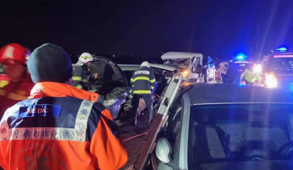 Grav accident rutier pe A1 la ieșirea spre localitatea Cisnădie. Şase maşini implicate. A fost activat planul roșu de intervenție 868555